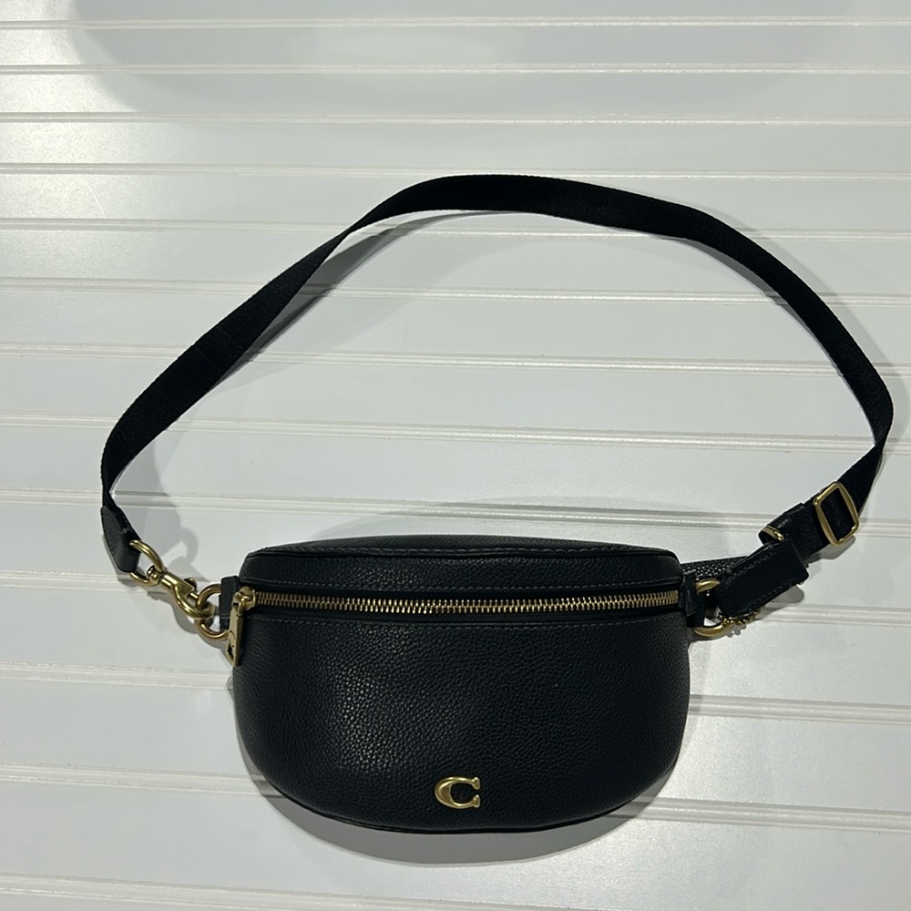 Coach Black Leather Women’s Belt Bag
